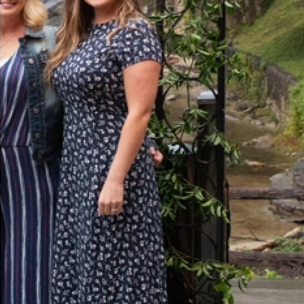 New Desires Navy Blue Floral Print Backless Maxi Dress - Picture 4 of 4
